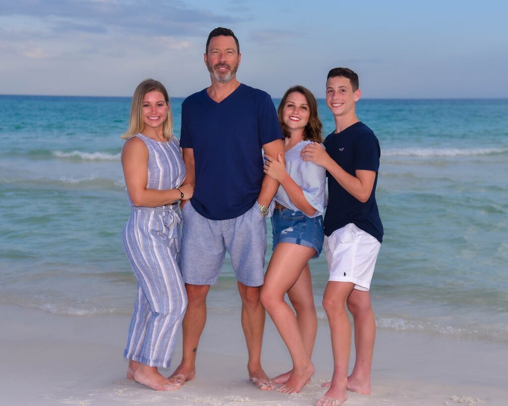What to wear in family beach photos